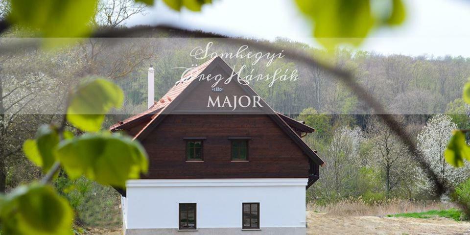 Somhegyi Öreg Hársfák Major Vendégház Bakonybél Extérieur photo